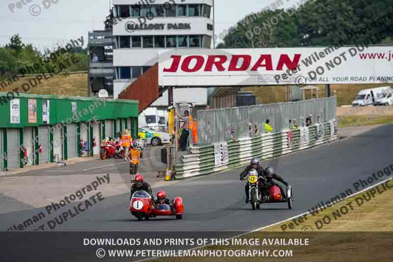 Vintage motorcycle club;eventdigitalimages;mallory park;mallory park trackday photographs;no limits trackdays;peter wileman photography;trackday digital images;trackday photos;vmcc festival 1000 bikes photographs